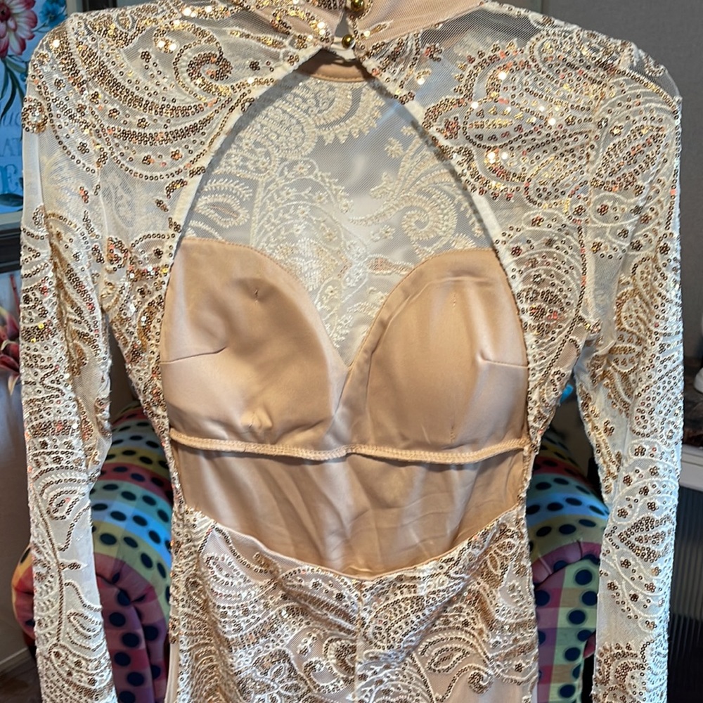 Dress - Picture 3 of 4